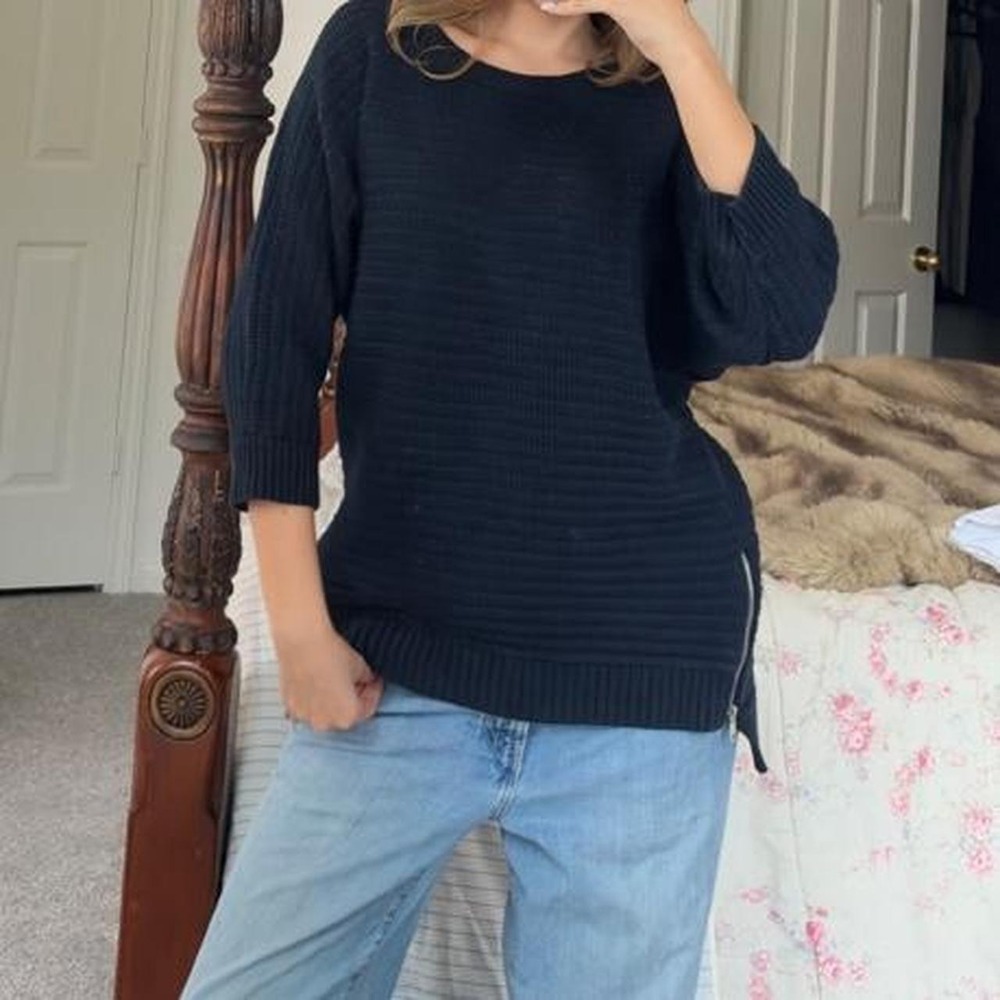 00s Banana Republic navy textured knit sweater with 3/4 sleeves - Picture 7 of 8